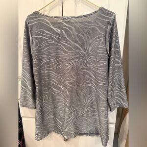 Chico’s Travelers Grey/Silver Ruched Tunic Size 1 With ¾ Sleeves